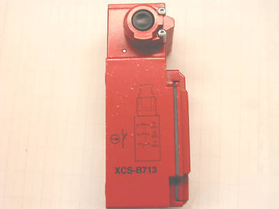 New XCSB713 telemecanique safety switch 10A xcs-B713