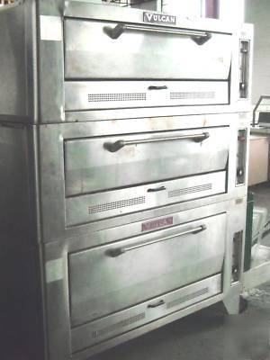 Vulcan triple deck gas bakers oven