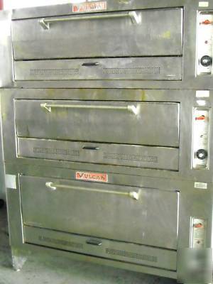 Vulcan triple deck gas bakers oven