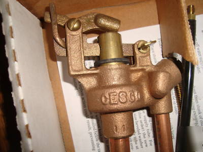 New cesco burlington brass float valve model 20R- 