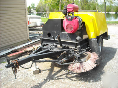 Parking lot sweeper tow behind vac vacuum ultra vac