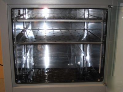 Vwr 1535 general purpose incubator - 24X23X19 - 70DEG c