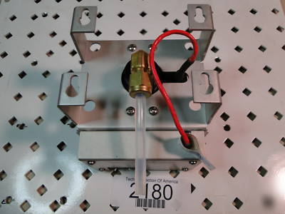 Setra barometric pressure transducer + mount model 270