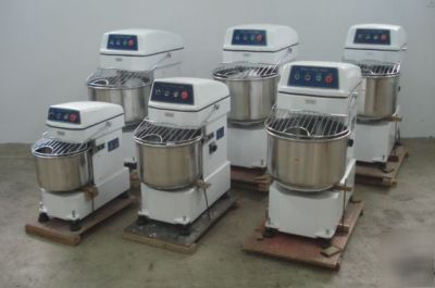 Planetary dough mixer 30L for pizza with spare bowl 