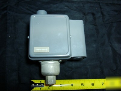 Used? honeywell pressuretrol L404L 1014 pressure switch
