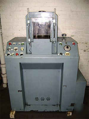 Ferrara 165 ton capacity hydraulic coining press