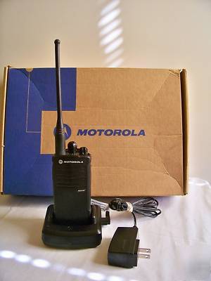 New motorola rdx RDU4100 business radio 4 watt 10CH xtn