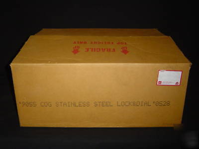  clean on the go stainless steel lock&dial dispenser