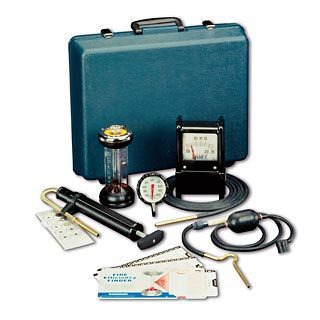 Bacharach oil combustion test kit model #10-5022 * *