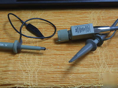 Tektronix 2465A 350MHZ 4 channels oscilloscope