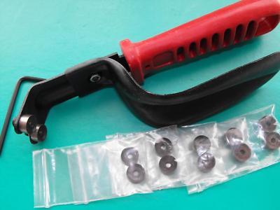 Deburring tool for sheet metal with hand guard + blades