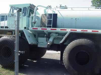 1983 floater biosolids applicator vacuum tanker cat 4X4