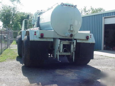 1983 floater biosolids applicator vacuum tanker cat 4X4
