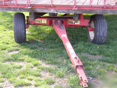 H&s hay wagon 16,000 pound running gear